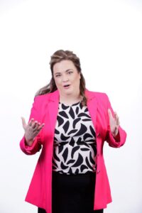 Yoke van Dam Professional speaker and Leadership expert known as the Kintsugi Queen